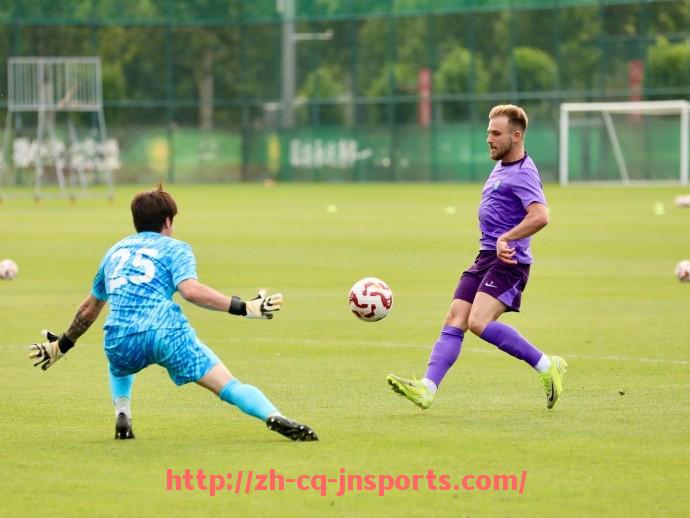 JN江南体育-法甲顶级球队强强对决战术拆解与胜负关键