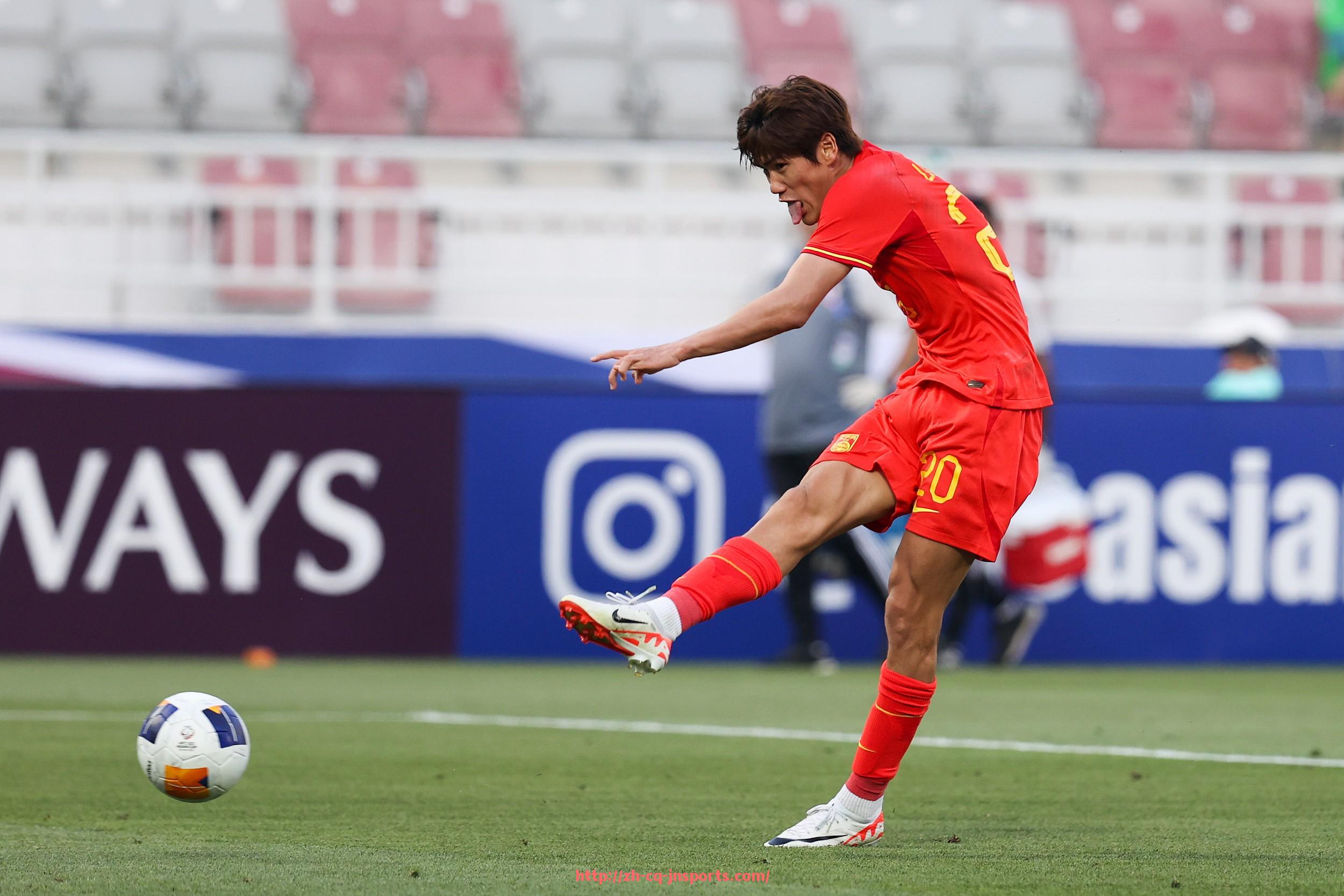 JN江南体育-英超新球衣2021赛季发布及球迷反馈总结